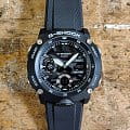 Casio GA-2000S-1A мужские часы застежка крупным планом
