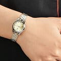Casio Casio Collection LTP-1275SG-9A  наручные женские часы фото под углом.