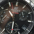Casio EFV-540DC-1A наручные мужские часы застежка крупным планом