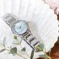 Citizen EM1100-84D наручные женские часы застежка крупным планом