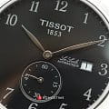 Tissot T0064281105200 наручные мужские часы застежка крупным планом